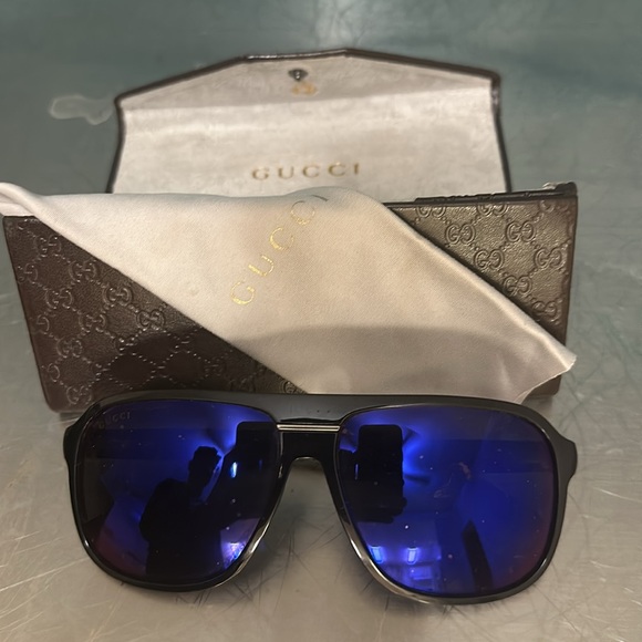 Used - Picture 4 of 8